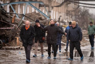 Депутати Європарламенту відвідали зруйновану обстрілами ТЕЦ у Києві