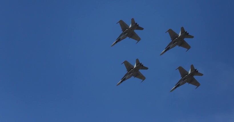 Невідомий безпілотник порушив повітряний простір Румунії: у небо підіймали винищувачі