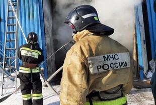 В Смоленській області рф після атаки дронів горить завод 