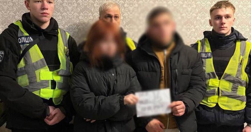 У Києві затримали 16-річну дівчину та 19-річного хлопця, які підпалили три автівки Tesla