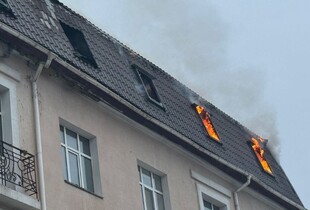 Росіяни завдали удару дроном по готелю в центрі Сум (фото)