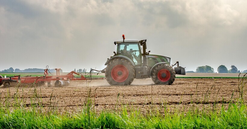 росія опинилася на порозі продовольчої кризи через колапс на ринку агротехніки - СЗР