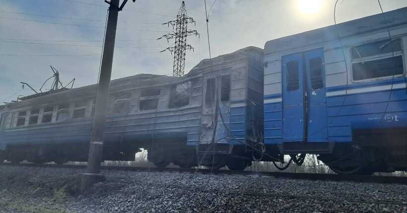 Російський дрон поцілив у вагон поїзда під час руху: є загиблий і поранені