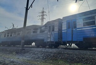 Російський дрон поцілив у вагон поїзда під час руху: є загиблий і поранені