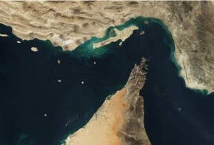 Ормузька протока закрита: КВІР погрожує спалити будь-яке судно