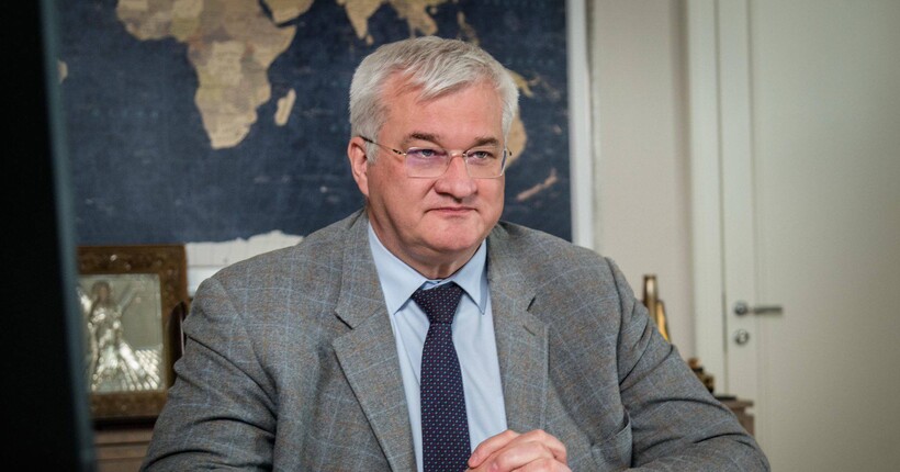 Україна повернула сімох інкасаторів, яких затримали в Угорщині – Сибіга