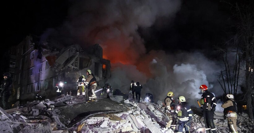 Нічний удар по Харкову: зруйновано багатоповерхівку, є загиблі