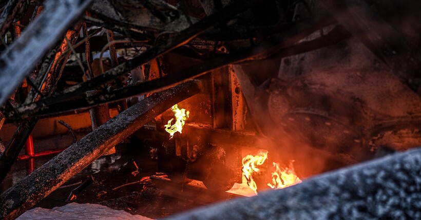 У Чернівецькій області майже 100 рятувальників ліквідували пожежі після обстрілу рф