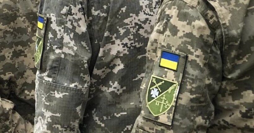 На Прикарпатті чоловік напав із ножем на військових ТЦК: двоє поранених