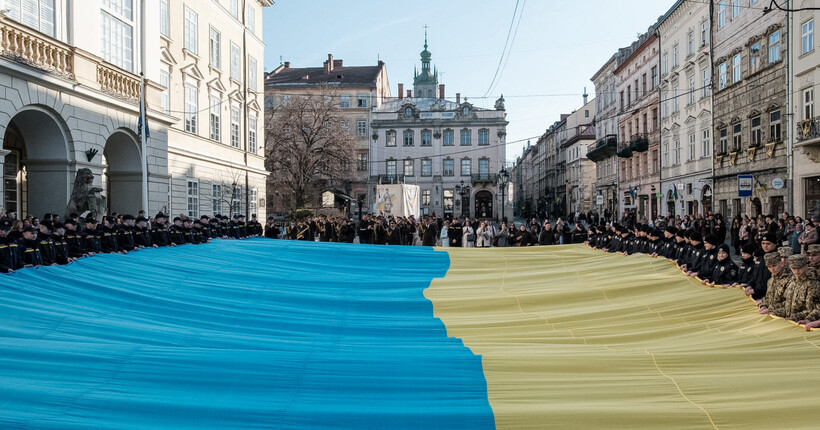 У центрі Львова урочисто заспівали Гімн України (відео)