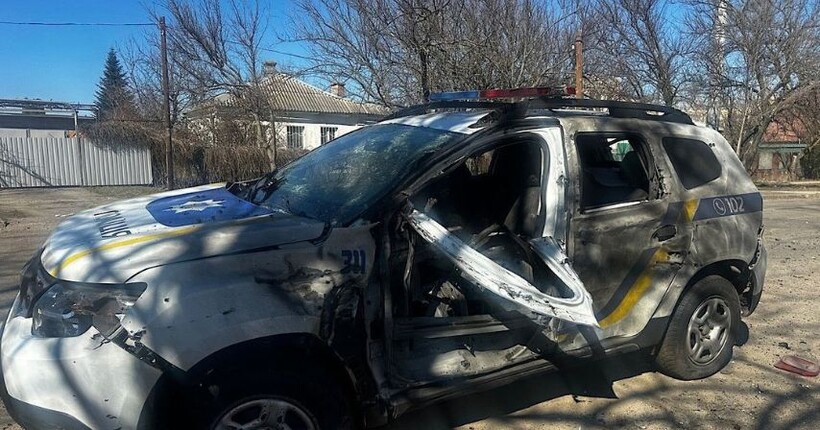 Роіяни вдарили по службовому автомобілю та будівлі районного управління поліції в Нікополі: є поранені
