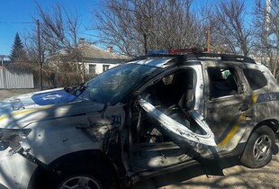 Роіяни вдарили по службовому автомобілю та будівлі районного управління поліції в Нікополі: є поранені