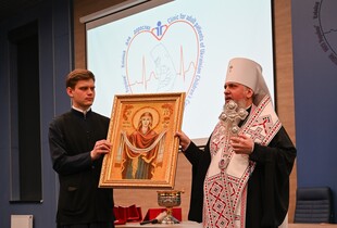 Митрополіт Епіфаній відвідав важкопоранених захисників в Центрі кардіології та кардіохірургії