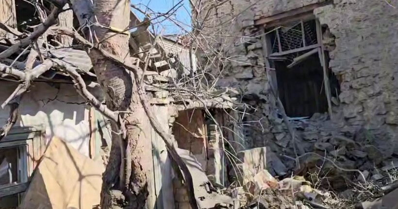 Росіяни обстріляли середмістя Херсона: постраждали троє дітей