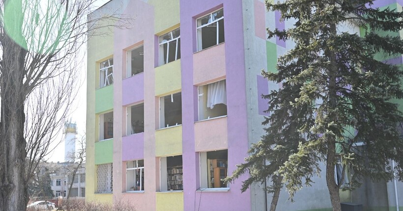 На Київщині через російський обстріл пошкоджено п’ять навчальних закладів