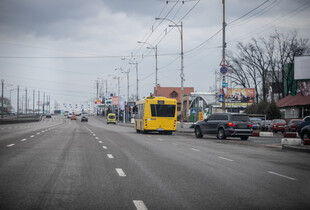 Після нічного обстрілу в Києві частково зупинився електротранспорт