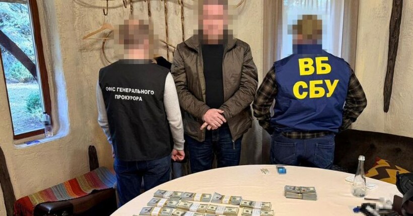 Внутрішня безпека СБУ затримала двох високопосадовців відомства за підозрою у хабарі в $620 000