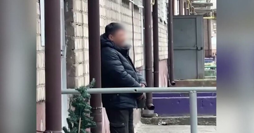 У Запоріжжі чоловік підірвав гранату біля багатоповерхівки: момент потрапив на відео