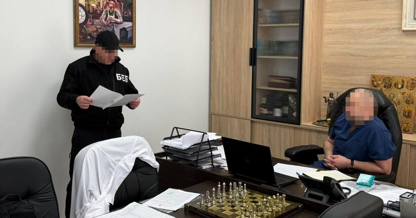 Правоохоронці викрили посадовців медзакладів з трьох областей на розтраті 5,6 млн грн на закупівлях для операційних