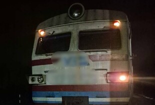 На Київщині підліток заліз на дах електропотяга і отримав удар струмом