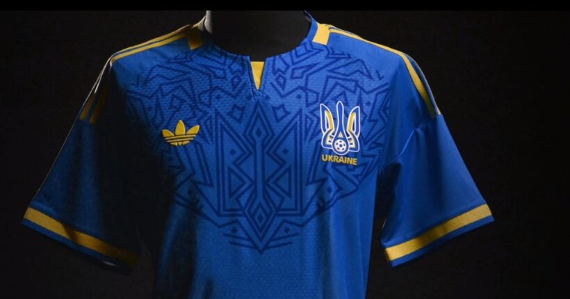 Українська асоціація футболу презентувала нову виїзну форму збірної України (фото)
