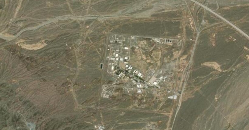 США та Ізраїль вдарили по іранському ядерному об'єкту в Натанзі 