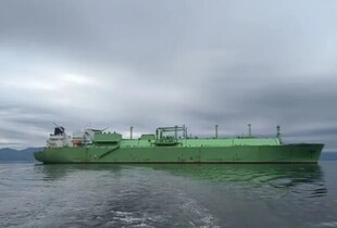 Підбитий російський газовоз без екіпажу наближається до Лівії: які є ризики