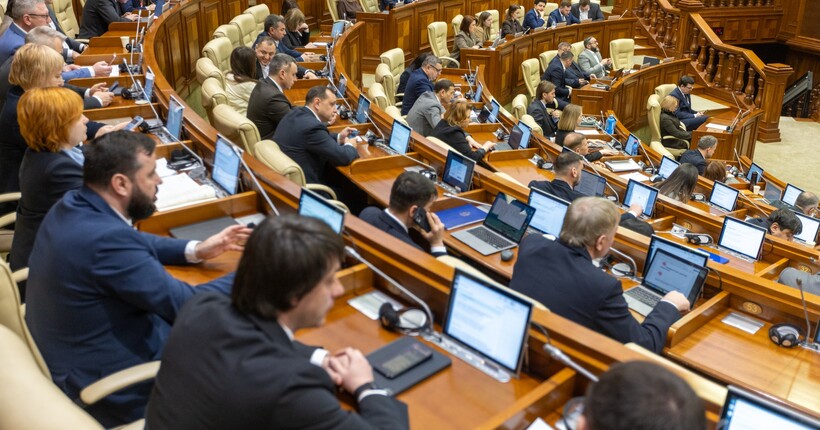 Парламент Молдови підтримав у першому читанні вихід із СНД