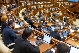 Парламент Молдови підтримав у першому читанні вихід із СНД