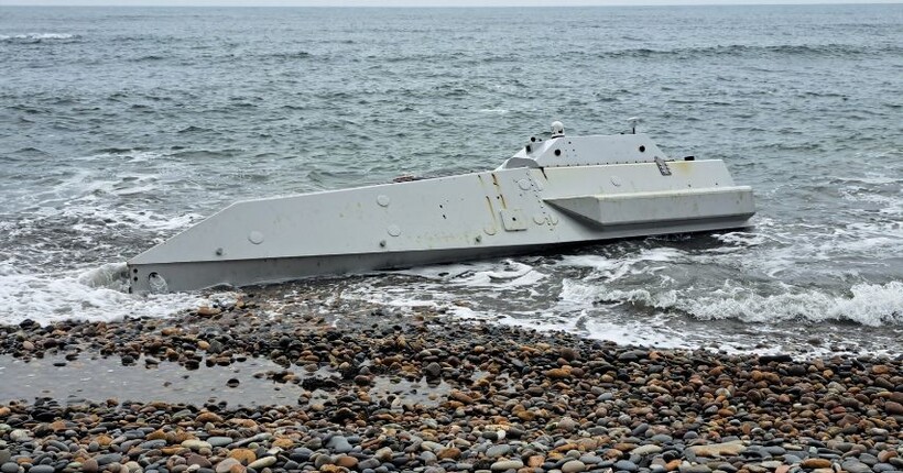 У Чорному морі на узбережжя Туреччини викинуло американський морський дрон (відео)
