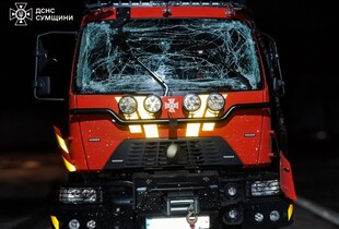 У Сумах росіяни вдарили по рятувальниках ДСНС: пошкоджено пожежний автомобіль