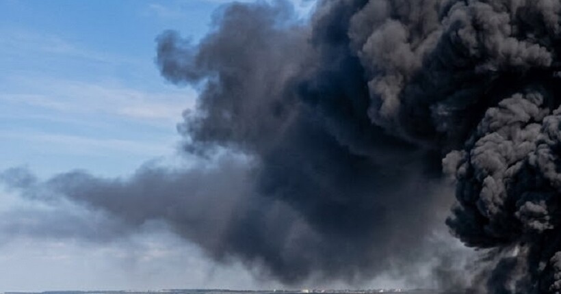 БпЛА атакували нафтовий порт у Приморську: виникла пожежа