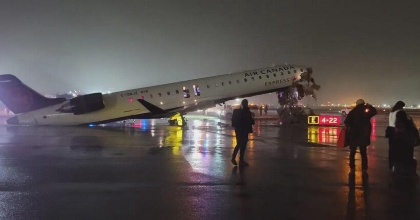 У Нью-Йорку пасажирський літак зіткнувся з пожежною машиною під час посадки (відео)