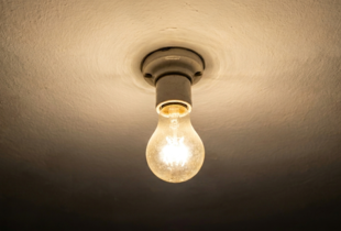 Внаслідок атак на ранок є знеструмлення у п'ятьох областях - Укренерго