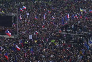 У столиці Чехії пройшла одна з найбільших акцій проти уряду прем'єра Бабіша