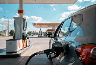 Експерт паливного ринку пояснив, що буде з ціною на паливо в Україні