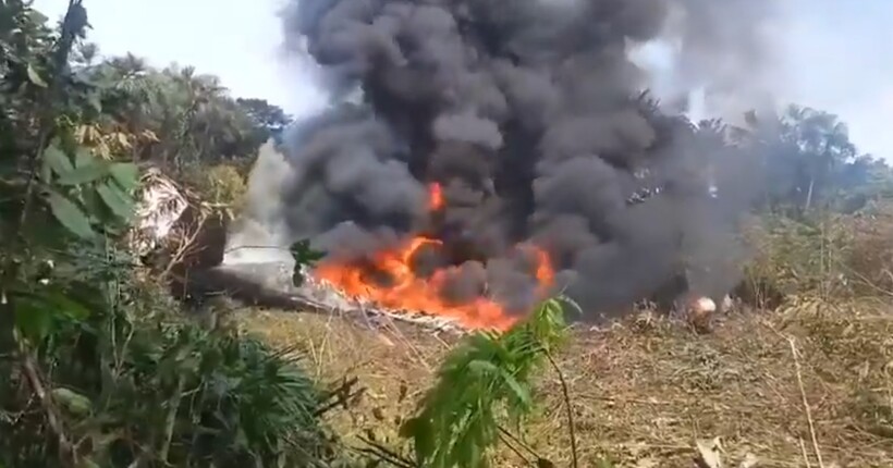 В Колумбії розбився військовий літак з понад сотнею військових (відео)