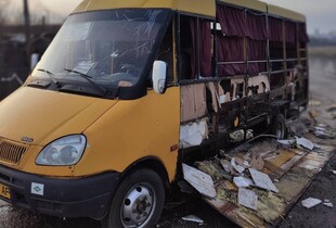 Ворог вдарив дроном по маршрутці на Сумщині: постраждав водій