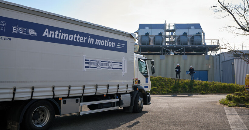 Вперше в історії: вчені транспортували антиматерію вантажівкою