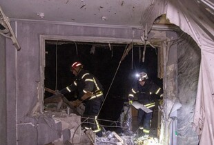 Російський дрон поцілив у багатоповерхівку в Харкові: вісім людей постраждали