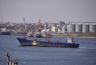 рф вдарила по порту Великої Одеси: пошкоджено причали і зернову галерею