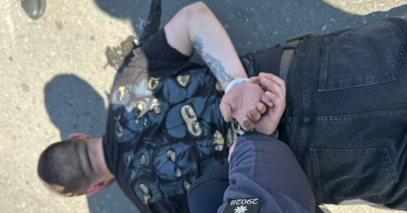 В Одесі пролунав вибух: поліція затримала чоловіка зі зброєю