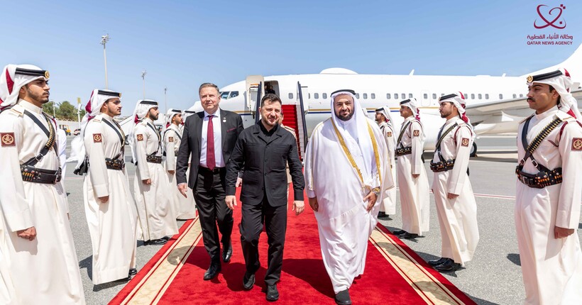 Турне Зеленського країнами Перської затоки - президент прибув в Катар