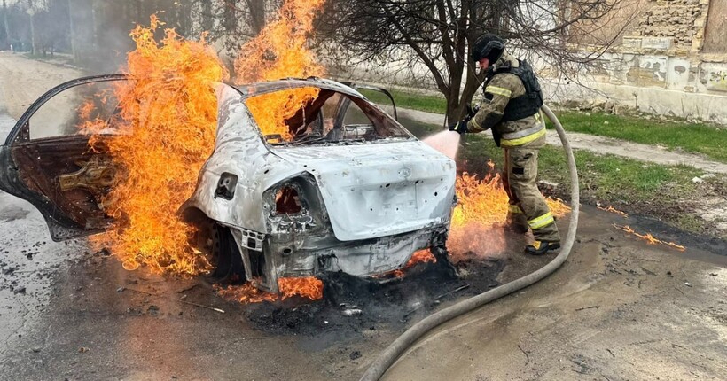 У Херсоні російський дрон влучив по автомобілю: загинула жінка