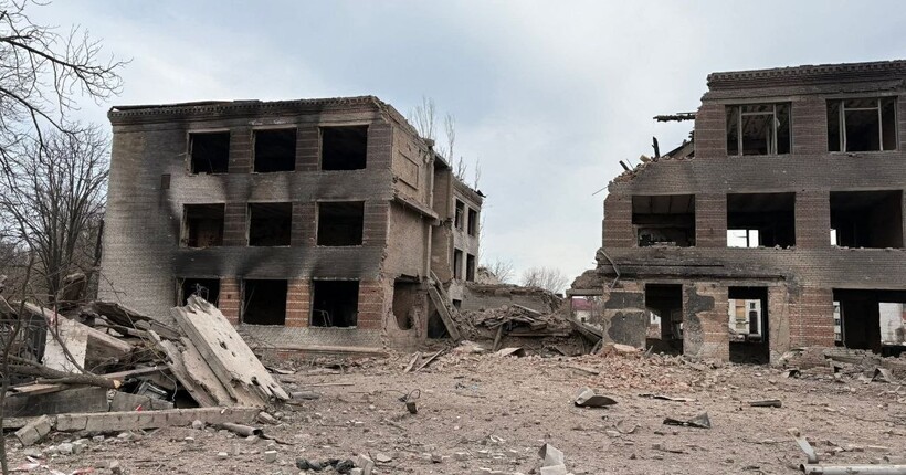 Удар по Слов’янську: пошкоджено пологовий і будинки, зруйновано навчальний заклад