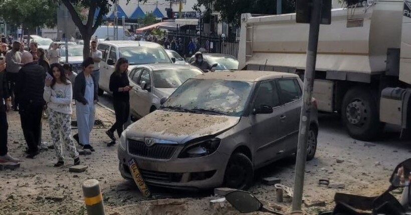 Уламки іранської касетної ракети впали поряд з посольством України в Ізраїлі