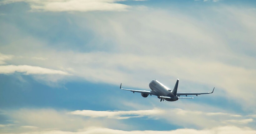 Відкриття неба над Україною: Кулеба пояснив, коли відновлять авіаперевезення