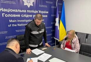 У Черкасах затримали матір, яка змушувала двох малолітніх доньок створювати 