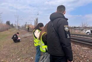 Впав під поїзд під час руху: у Києві загинув малолітній хлопець