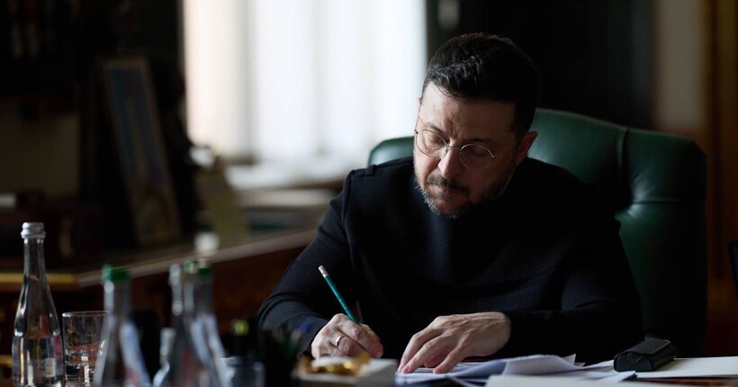 Зеленський обговорив зі Стармером припинення вогню на Великдень